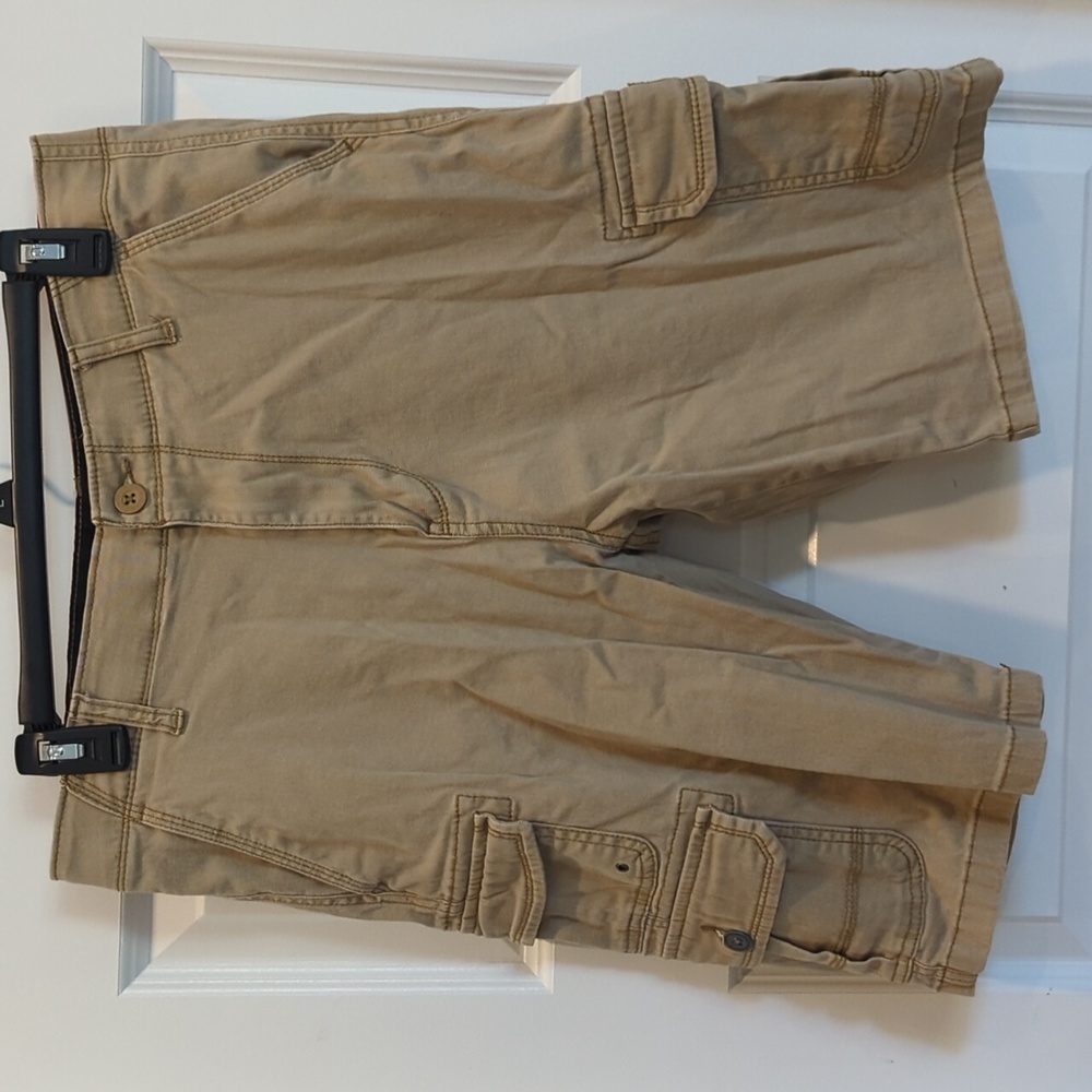 Iron Flex khaki cargo shorts 32 waist